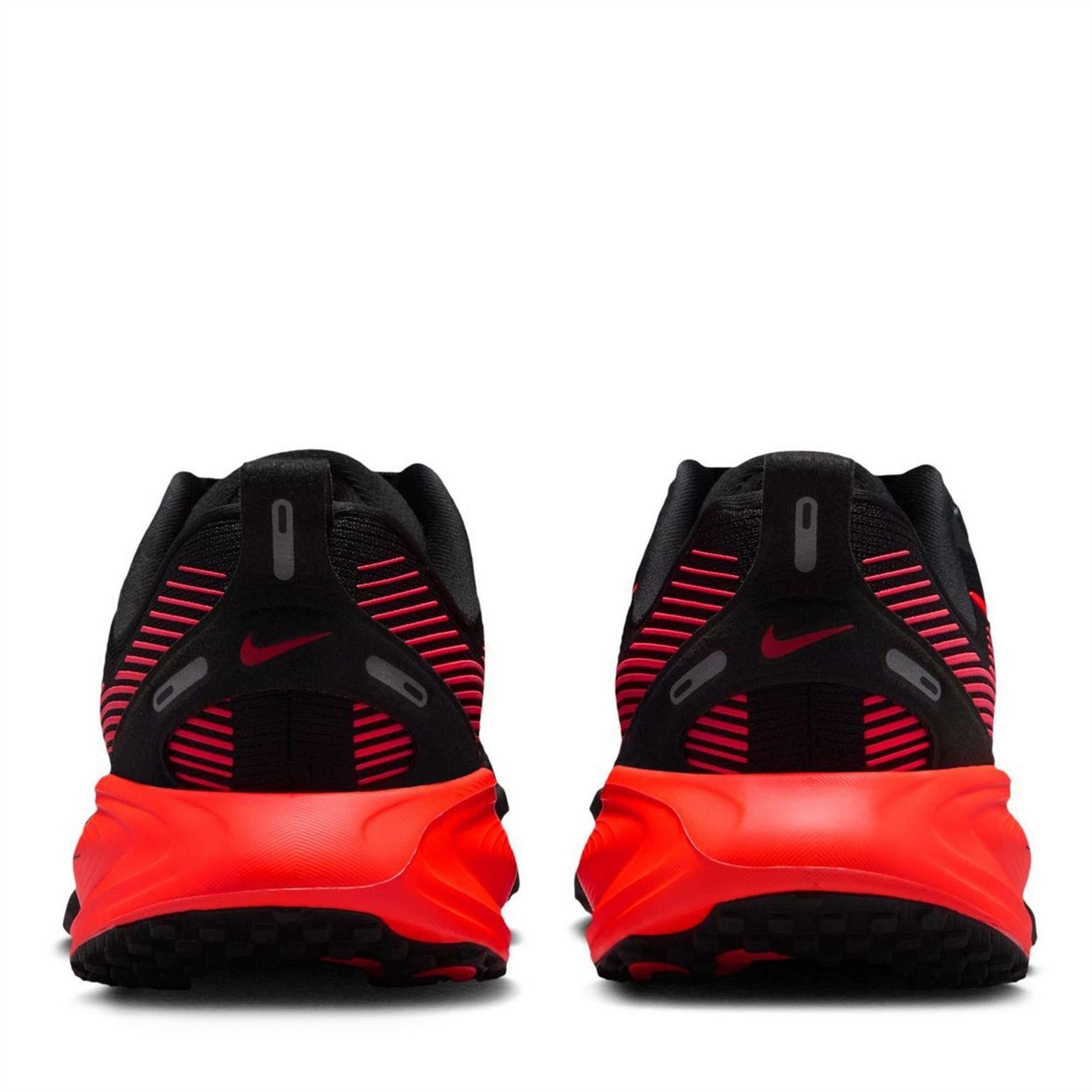 Black-Crimson - Pack Shot - Nike Childrens-Kids Vomero 18 Trainers