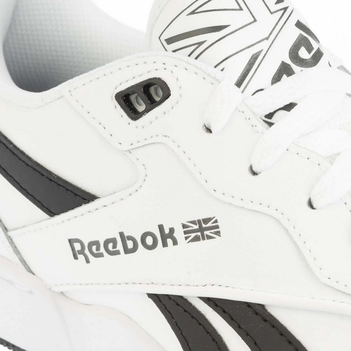 White-Black - Pack Shot - Reebok Unisex Adult Classics BB 4000 II Leather Trainers