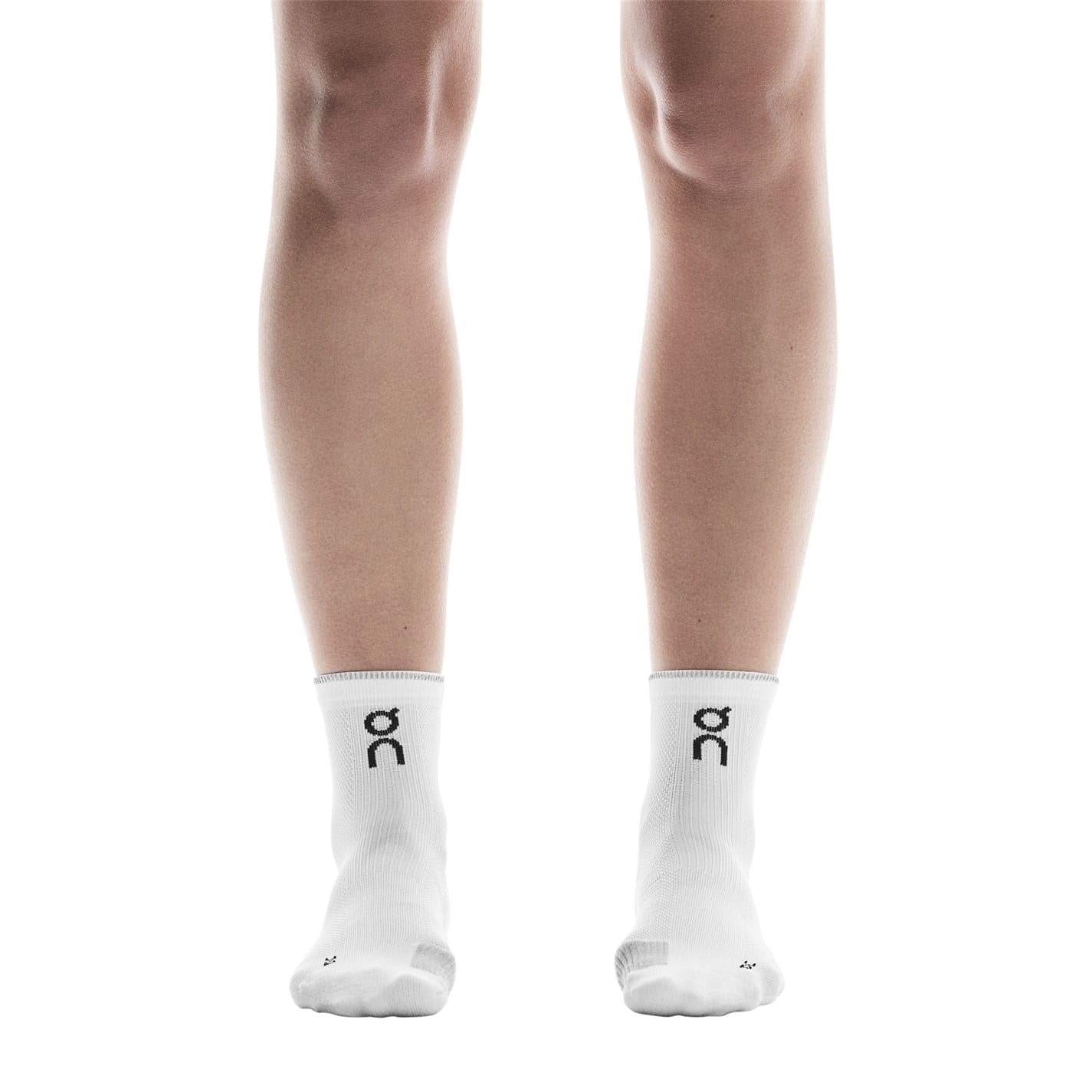 White - Lifestyle - On Running Unisex Adult Quarter Socks