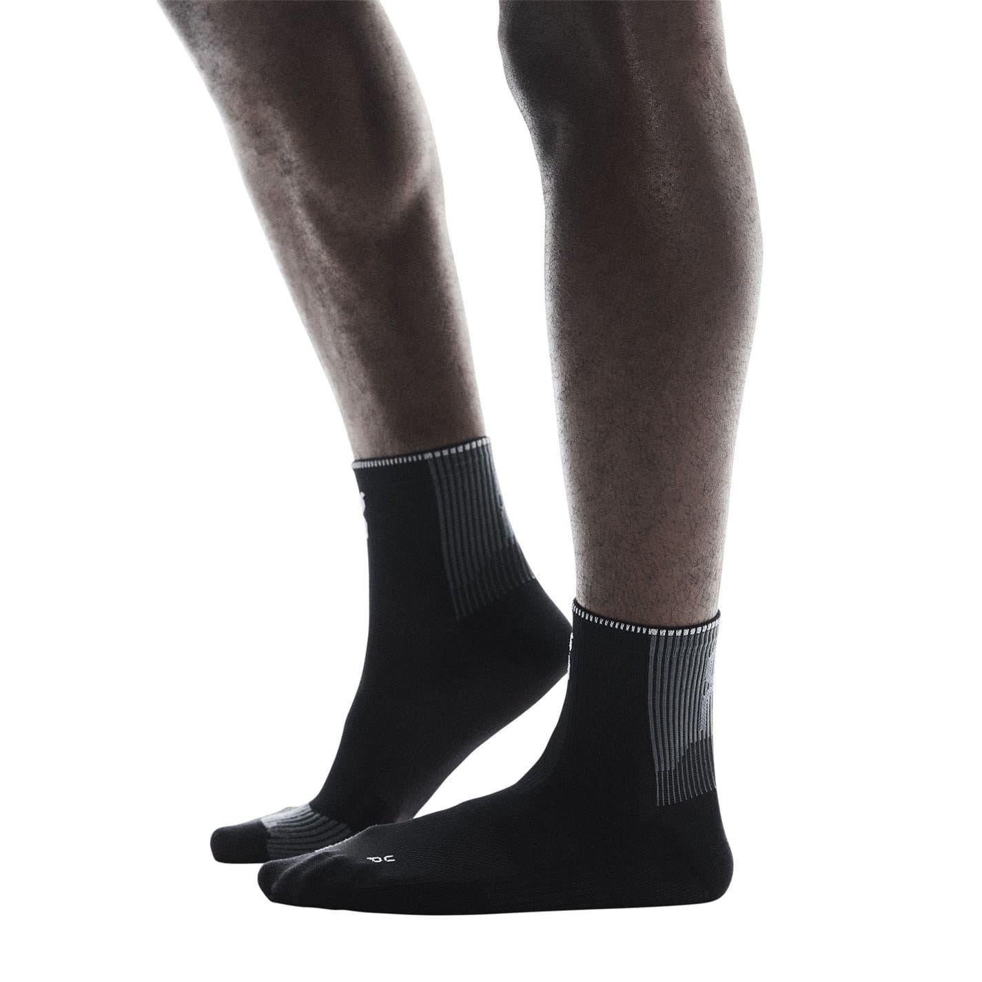 Black - Back - On Running Unisex Adult Quarter Socks