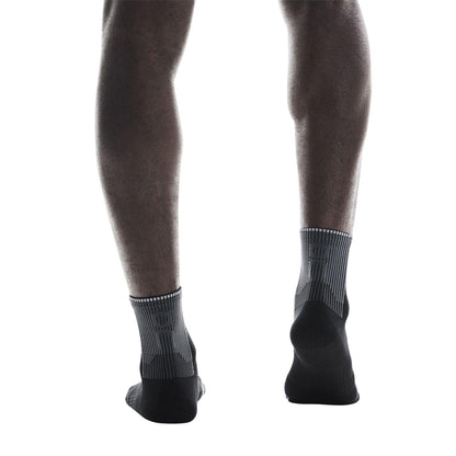 Black - Side - On Running Unisex Adult Quarter Socks
