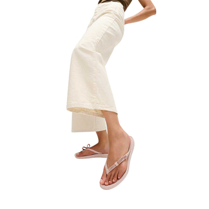 Nude-Rose - Pack Shot - FitFlop Womens-Ladies Bow iQushion Sandals
