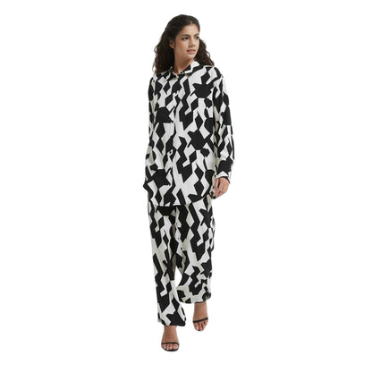 Black-White - Lifestyle - Be You Womens-Ladies Monochrome Shirt