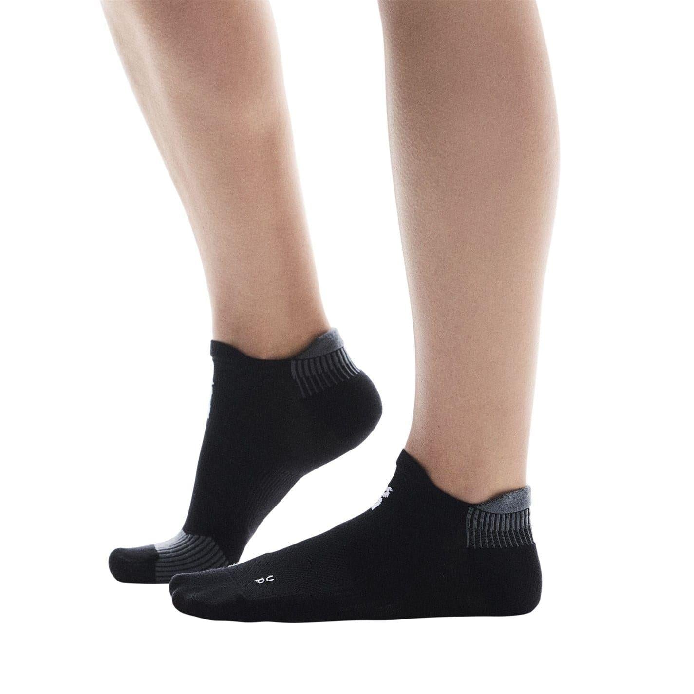 Black - Lifestyle - On Running Unisex Adult No-Show Socks