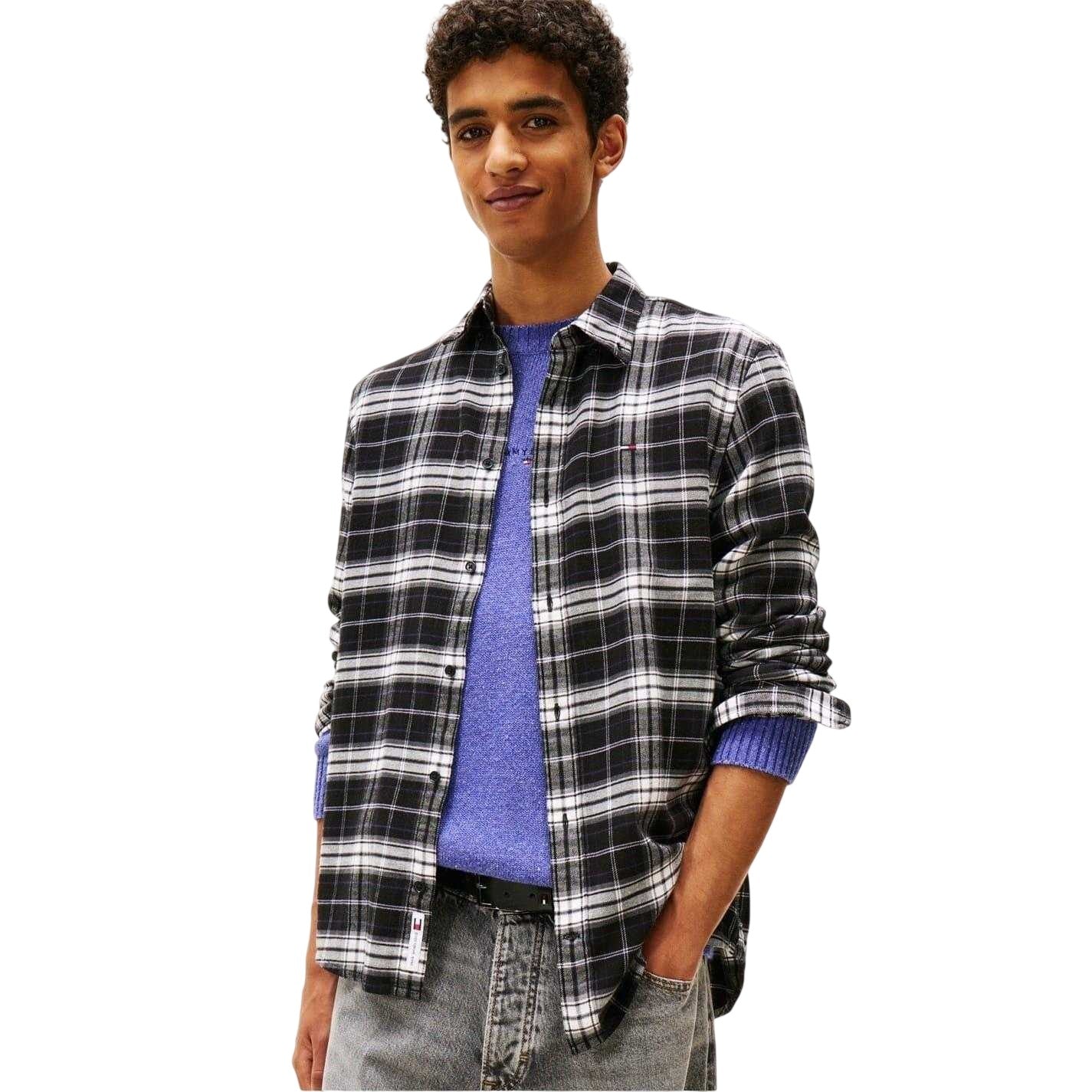 Black - Side - Tommy Jeans Mens Checked Flannel Long-Sleeved Shirt