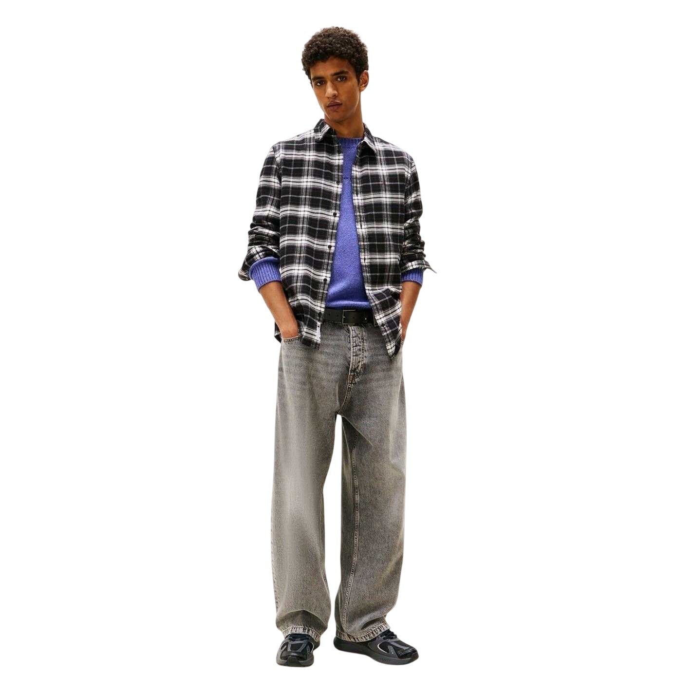 Black - Lifestyle - Tommy Jeans Mens Checked Flannel Long-Sleeved Shirt
