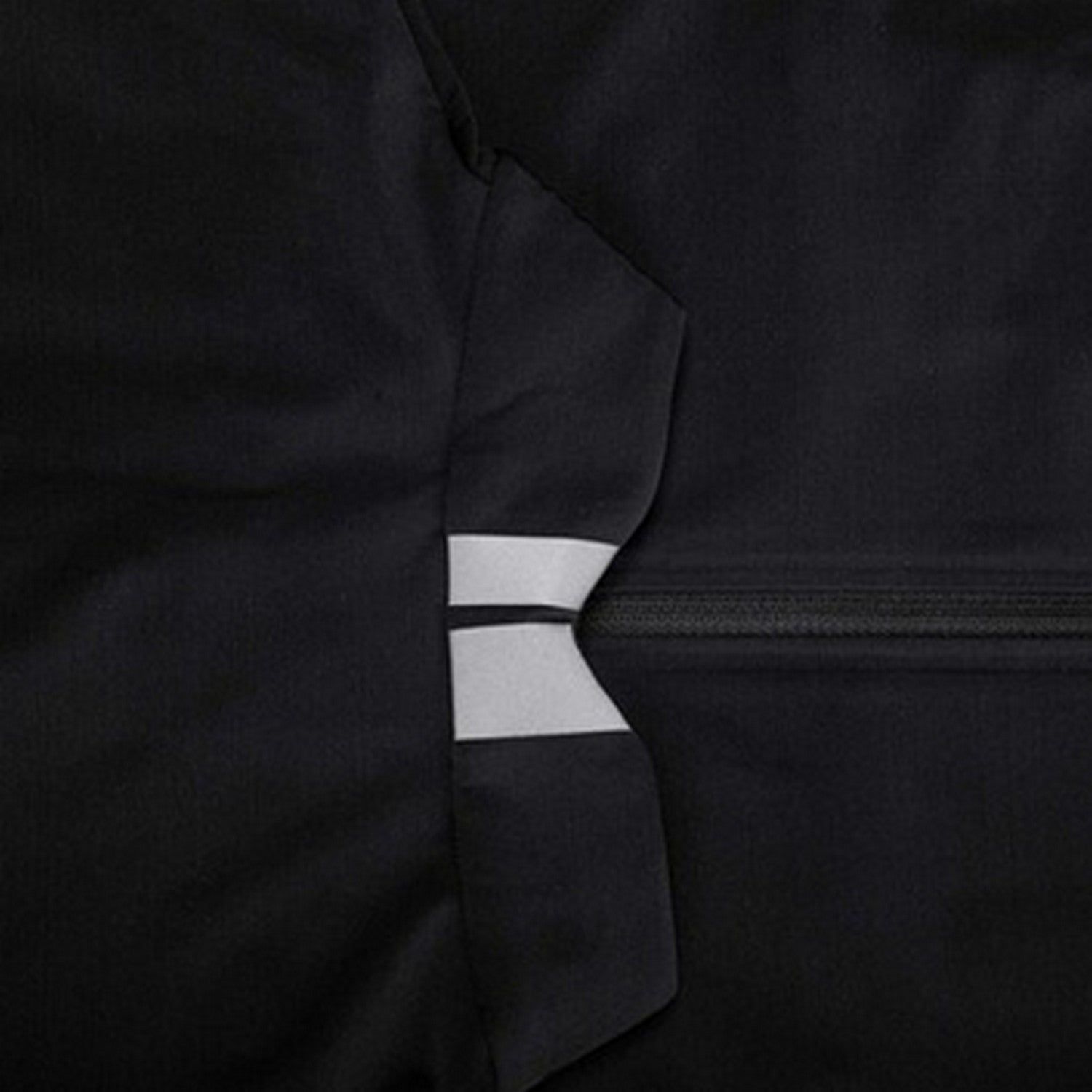 Black - Lifestyle - Endura Mens Pro SL II Long-Sleeved Cycling Jersey