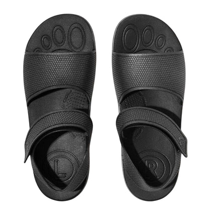 Black - Lifestyle - FitFlop Childrens-Kids IQushion Shimmer iQushion Waterproof Flat Sandals