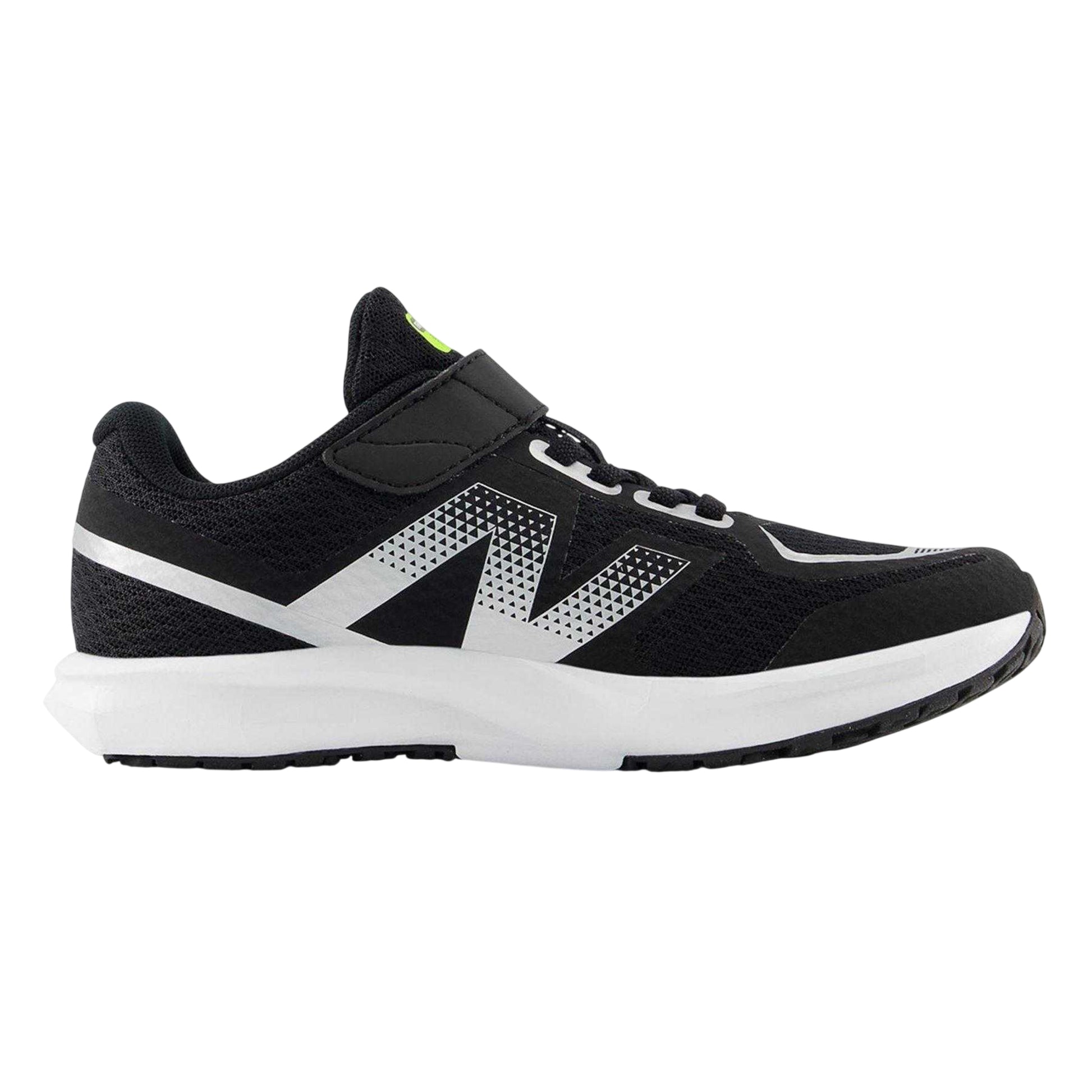 Black - Front - New Balance Childrens-Kids Flash V7 Trainers