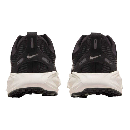 Black-White - Back - Nike Childrens-Kids Vomero 18 Trainers
