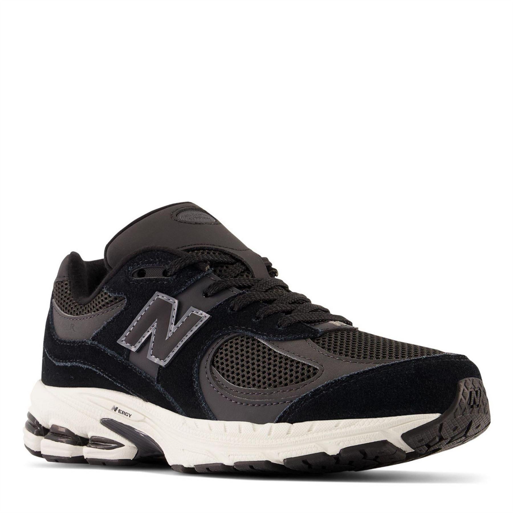 Black-White - Side - New Balance Childrens-Kids 2002 Suede Trainers