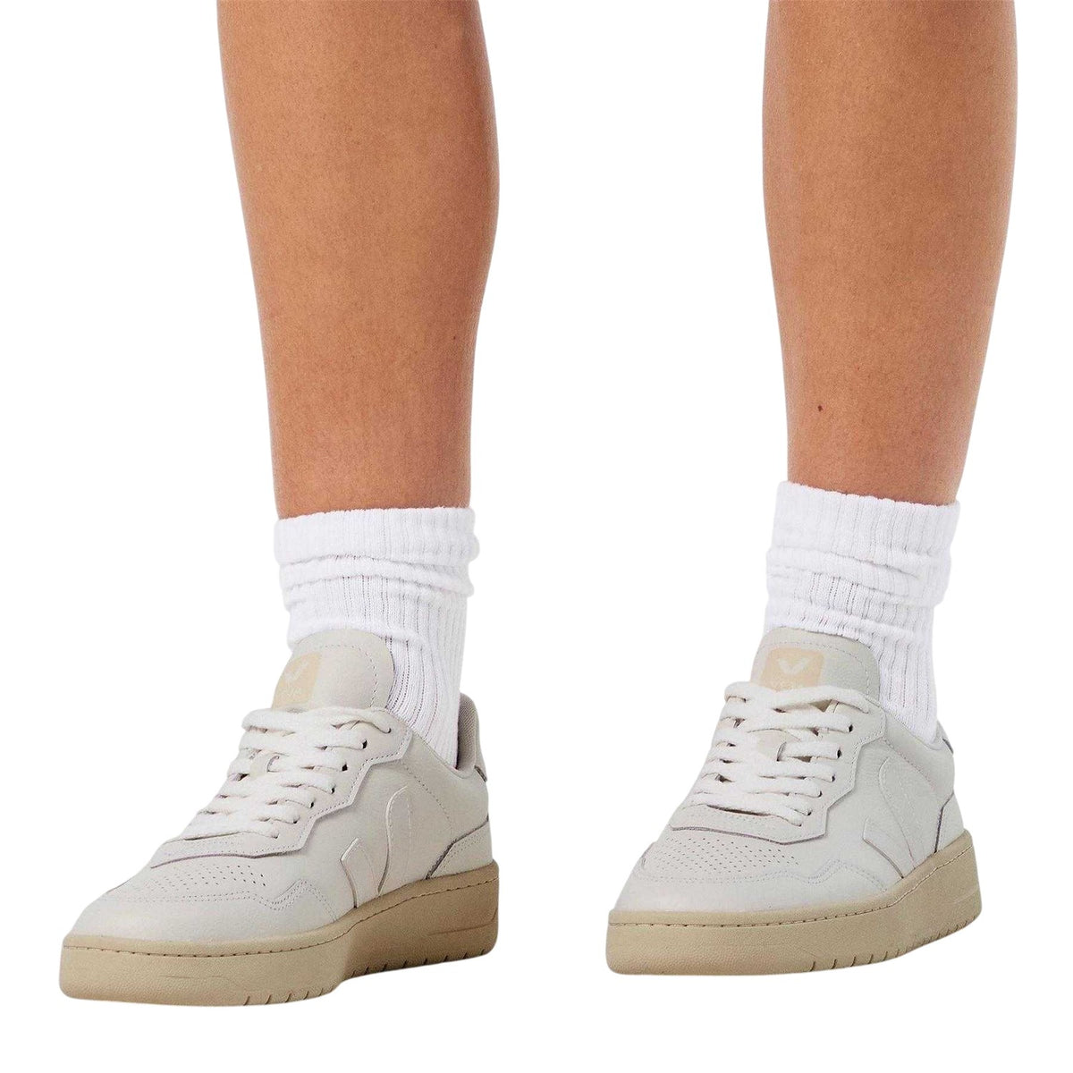 White - Lifestyle - Veja Womens-Ladies Bastle Leather Court Trainers