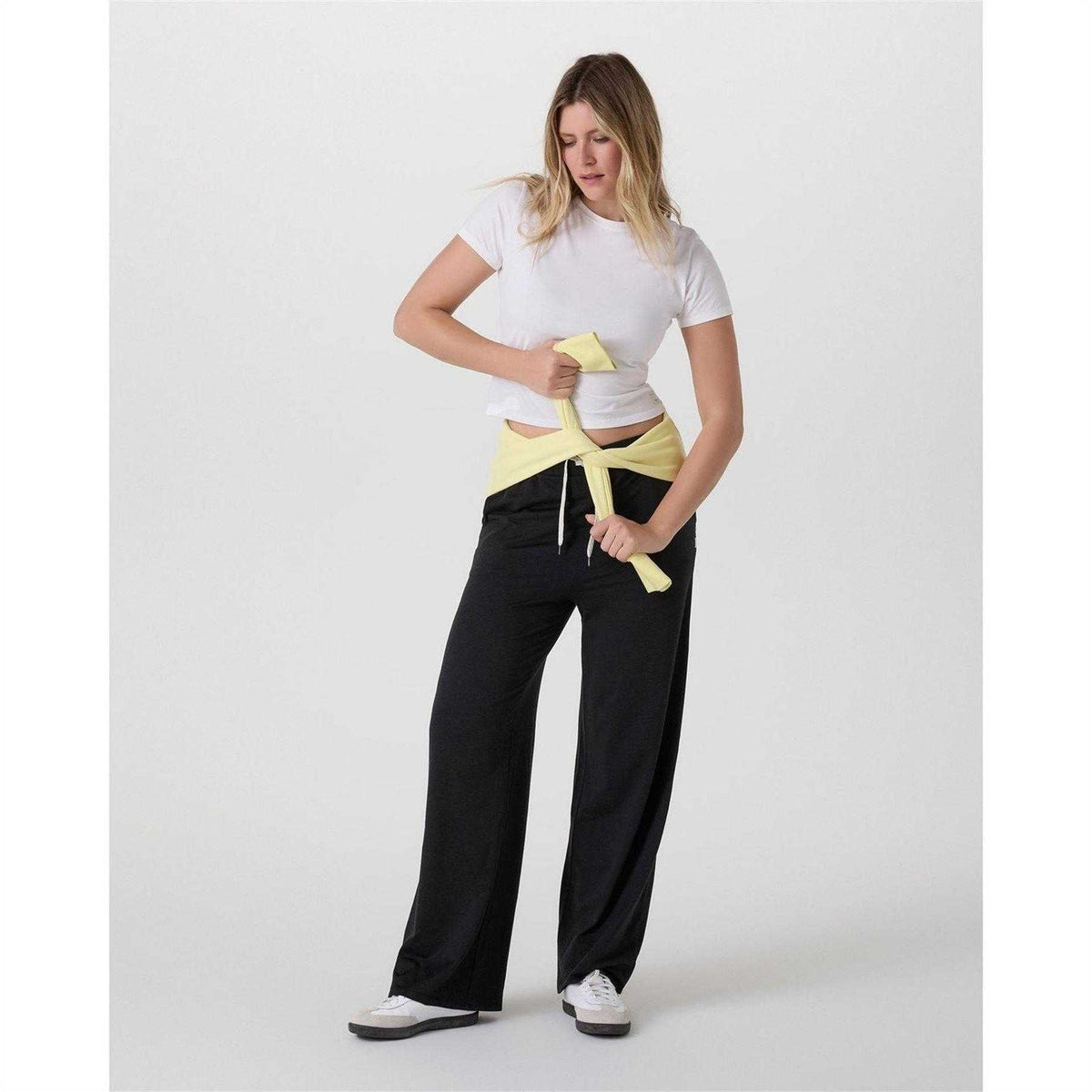 Black Heather Marl - Lifestyle - Vuori Womens Halo Essential Wide Leg Trousers