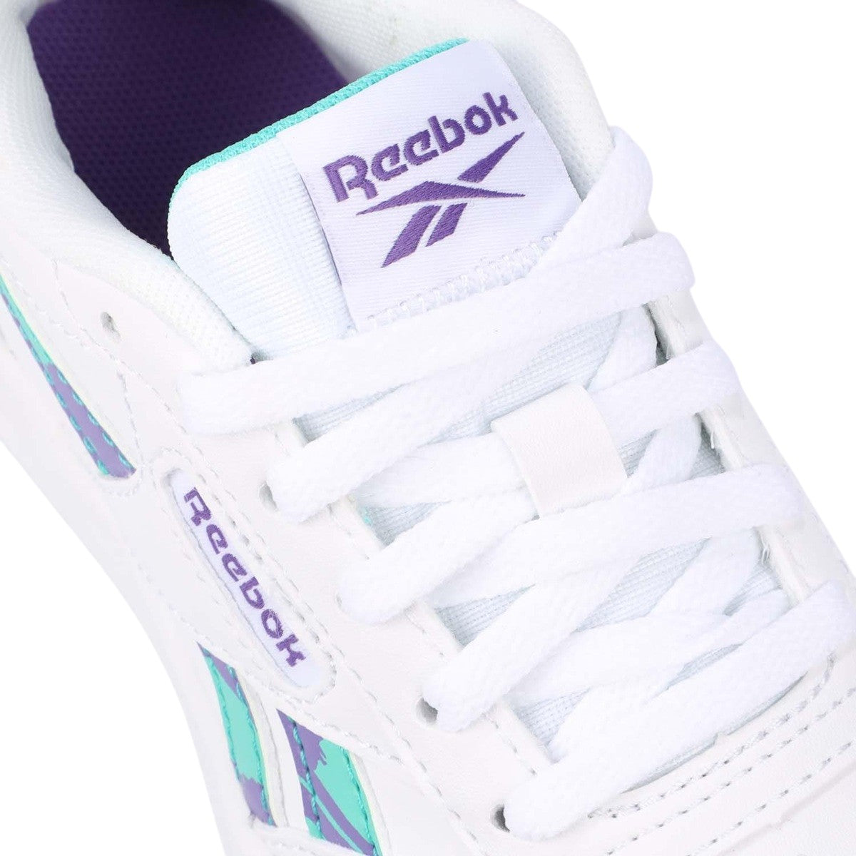 White-Green - Close up - Reebok Childrens-Kids Court Advance Trainers