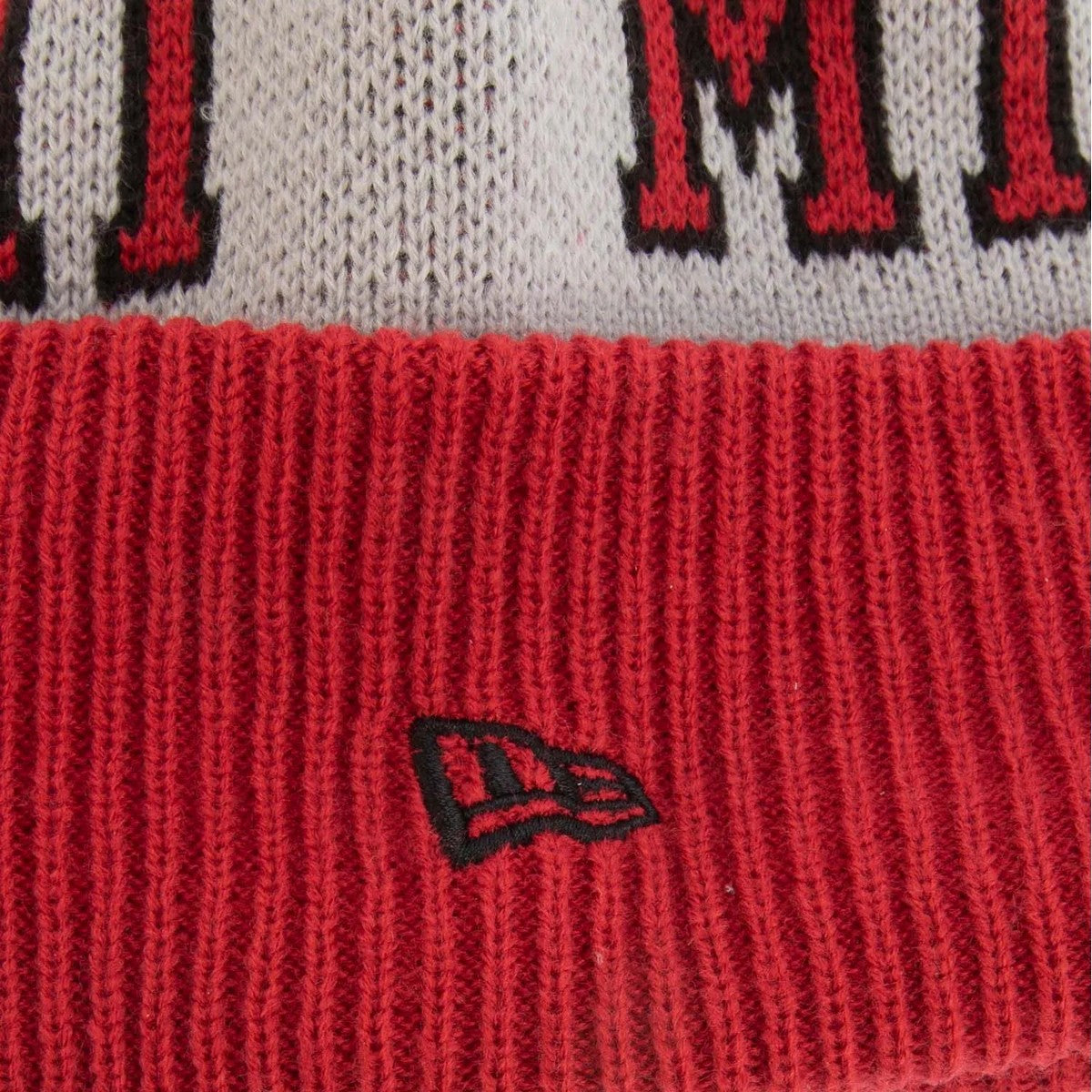 Red-Grey - Side - New Era NBA Tip Off 2023 Miami Heat Knitted Bobble Beanie