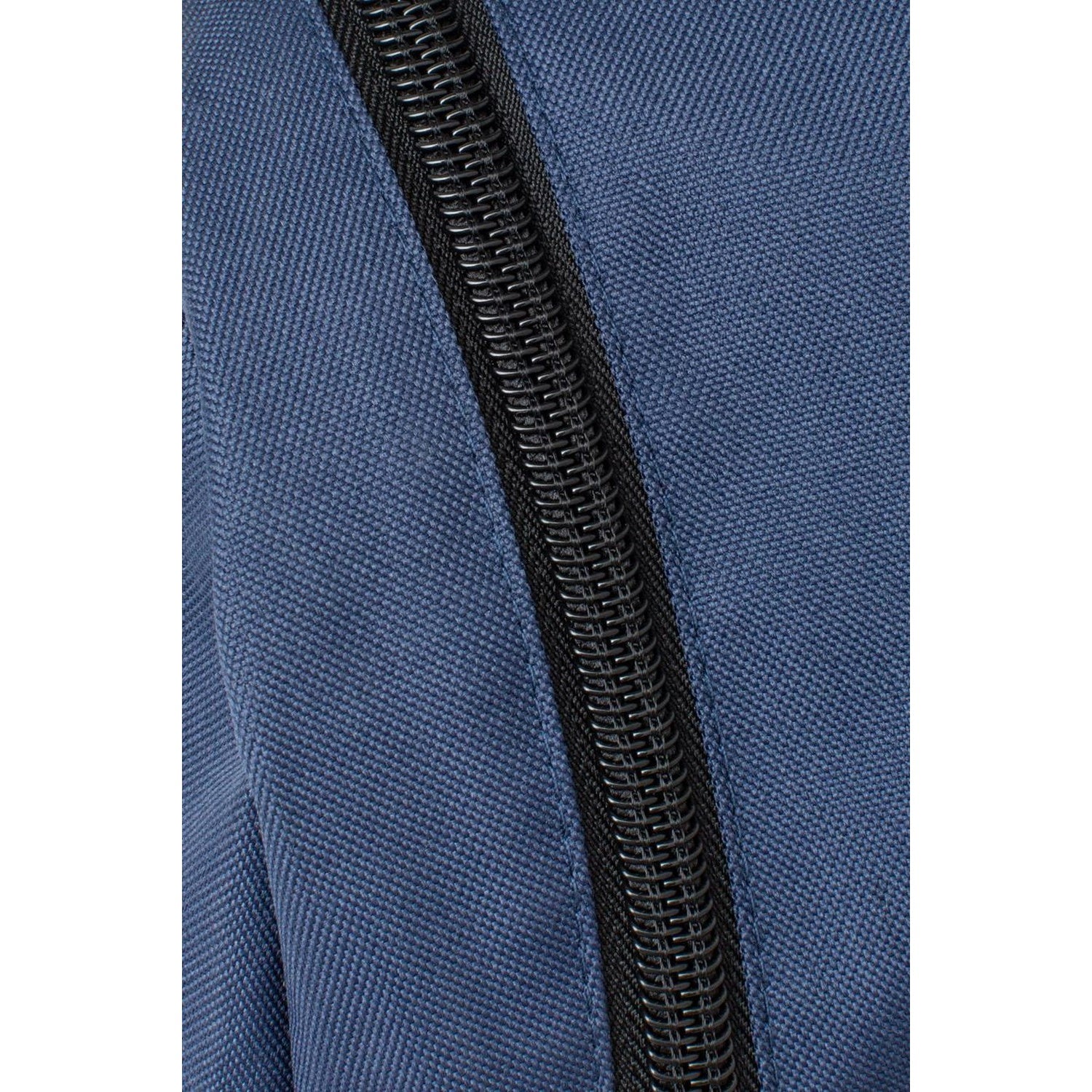 Navy - Close up - Hype Midi Backpack