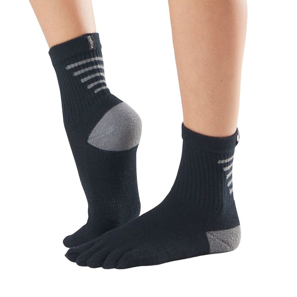 Black - Front - Toesox Unisex Adult Midweight Sport Toe Socks