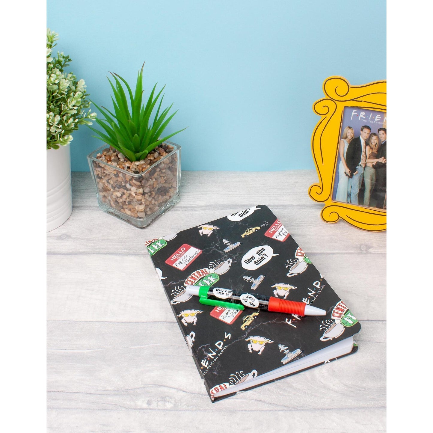 Black - Close up - Friends Bumper Stationery Set (Pack of 8)