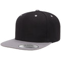 Black-Silver - Front - Flexfit Unisex Two Tone Classic Snapback Cap