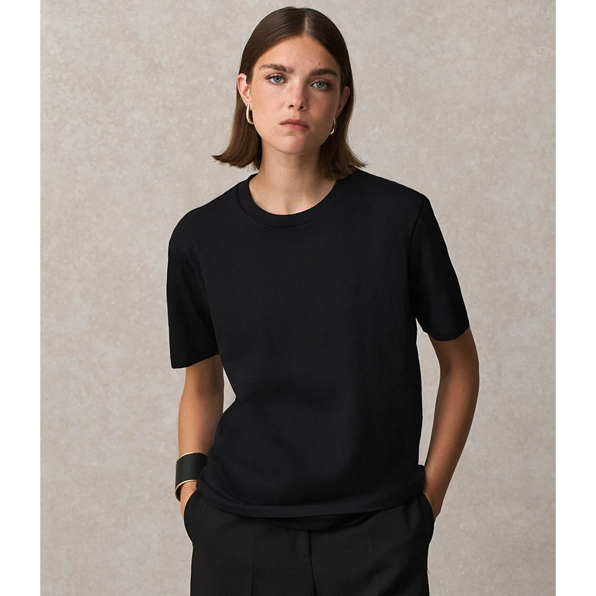 Deep Black - Lifestyle - SOLS Unisex Adult Lyam T-Shirt
