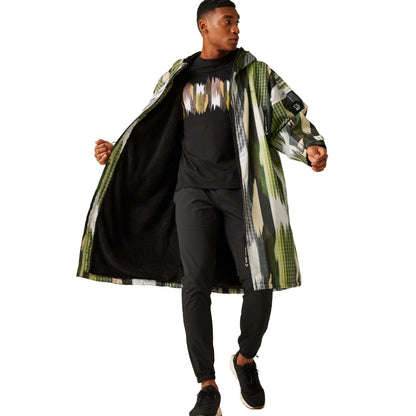 White-Green - Lifestyle - Regatta Unisex Adult Lebosc Christian Lacroix Changing Robe