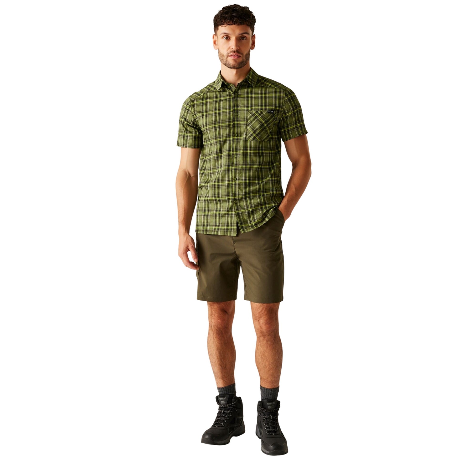 Nephrite Green-Black - Lifestyle - Regatta Mens Begarno Checked Short-Sleeved Shirt