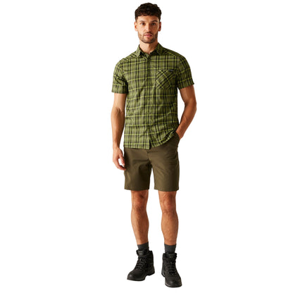 Nephrite Green-Black - Lifestyle - Regatta Mens Begarno Checked Short-Sleeved Shirt