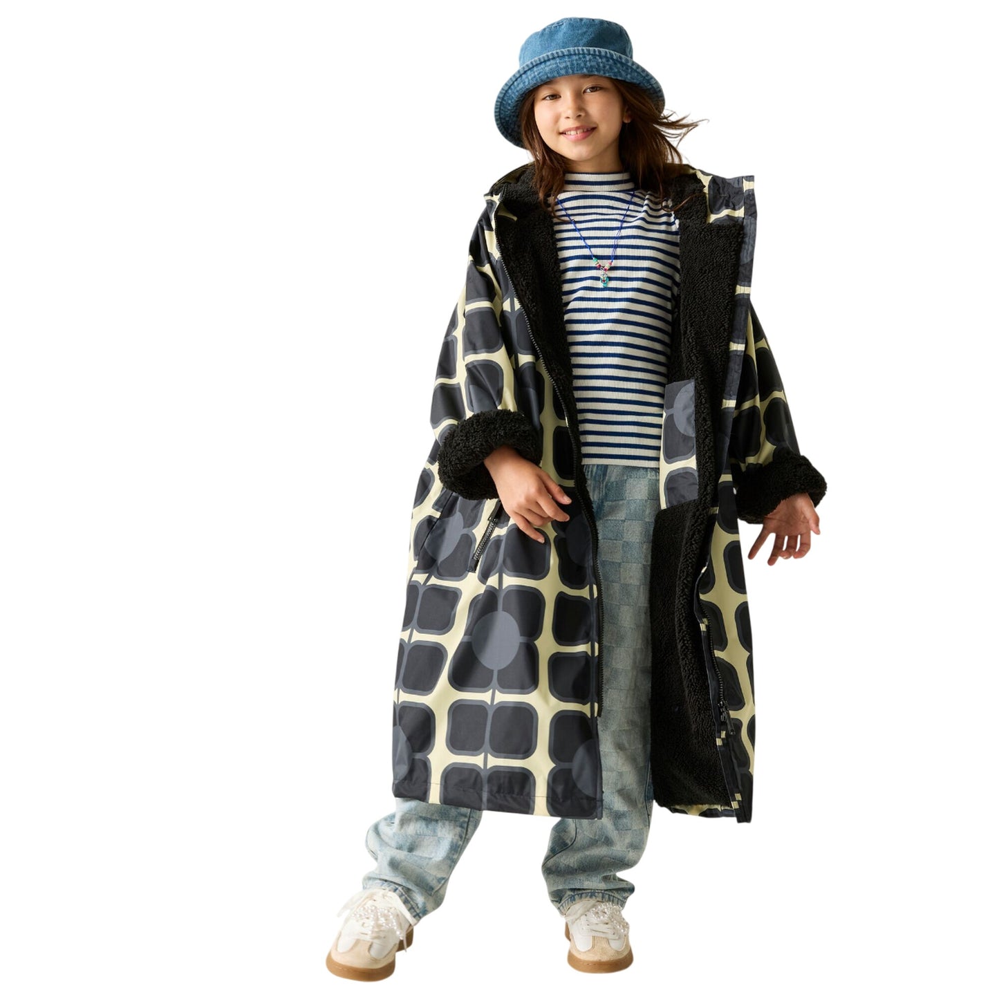 Monochrome - Lifestyle - Regatta Girls Orla Kiely Poppy Changing Robe