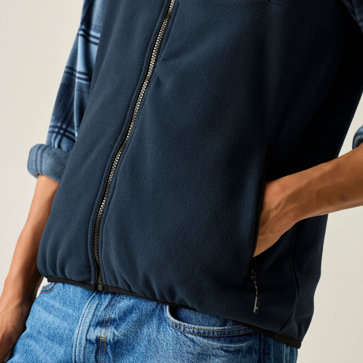 Navy-Black - Close up - Regatta Professional Mens Frankie Fleece Gilet
