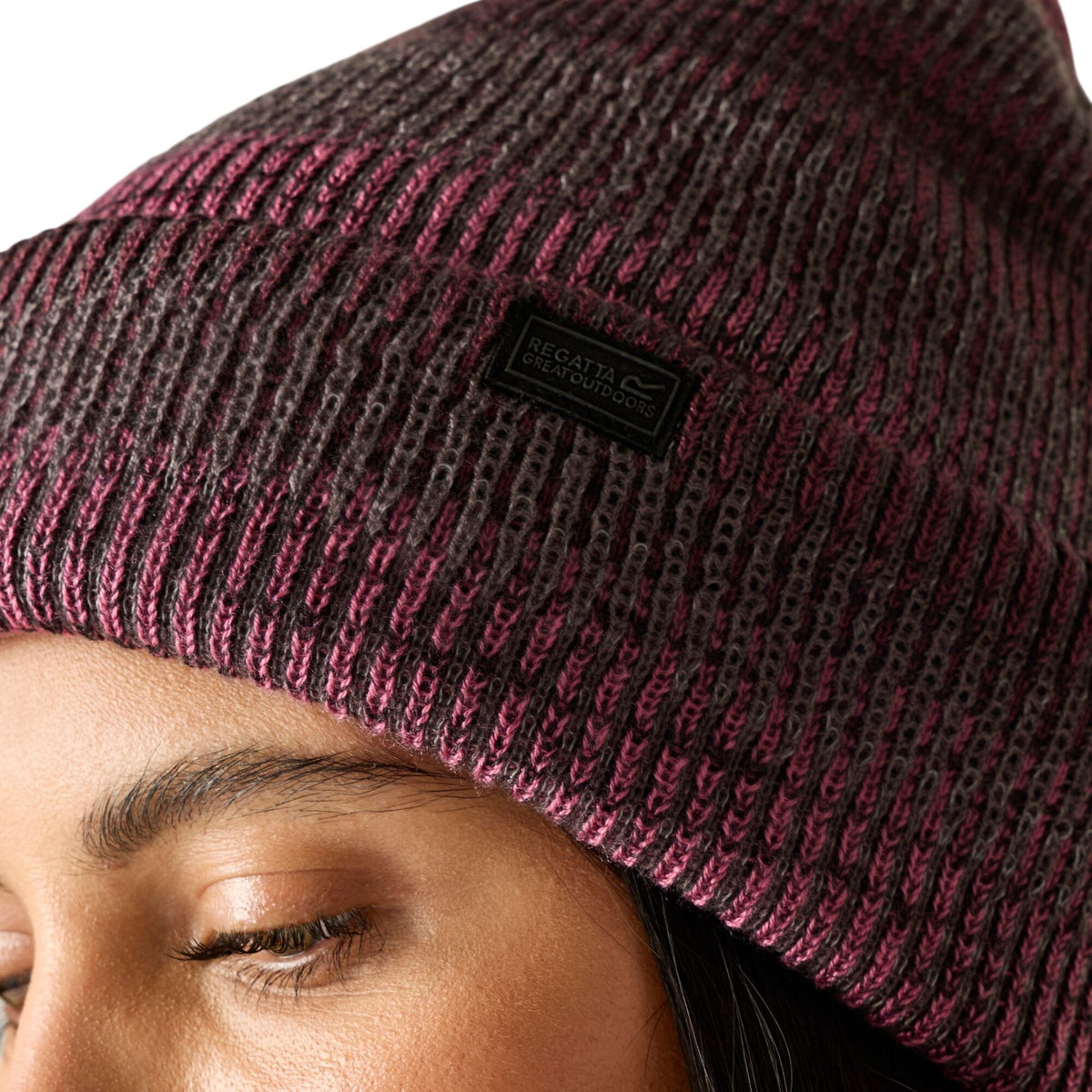 Black-Fig-Violet - Lifestyle - Regatta Reflective Rib Knit Beanie