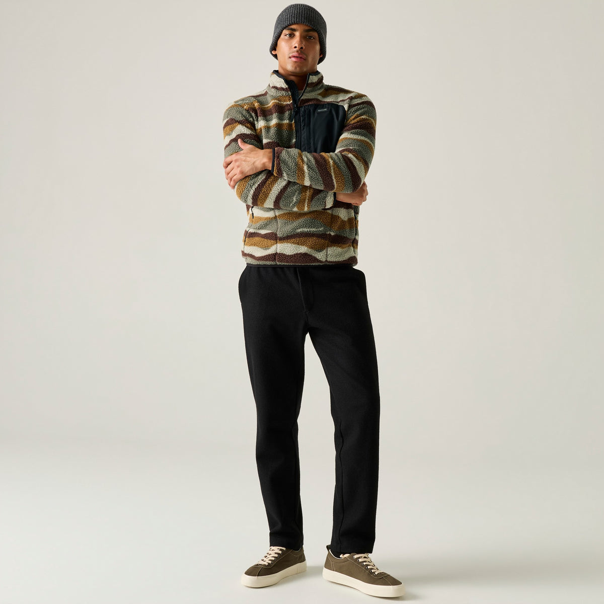 Coffee Grounds - Close up - Regatta Mens Frankie Mountain Borg Fleece Top