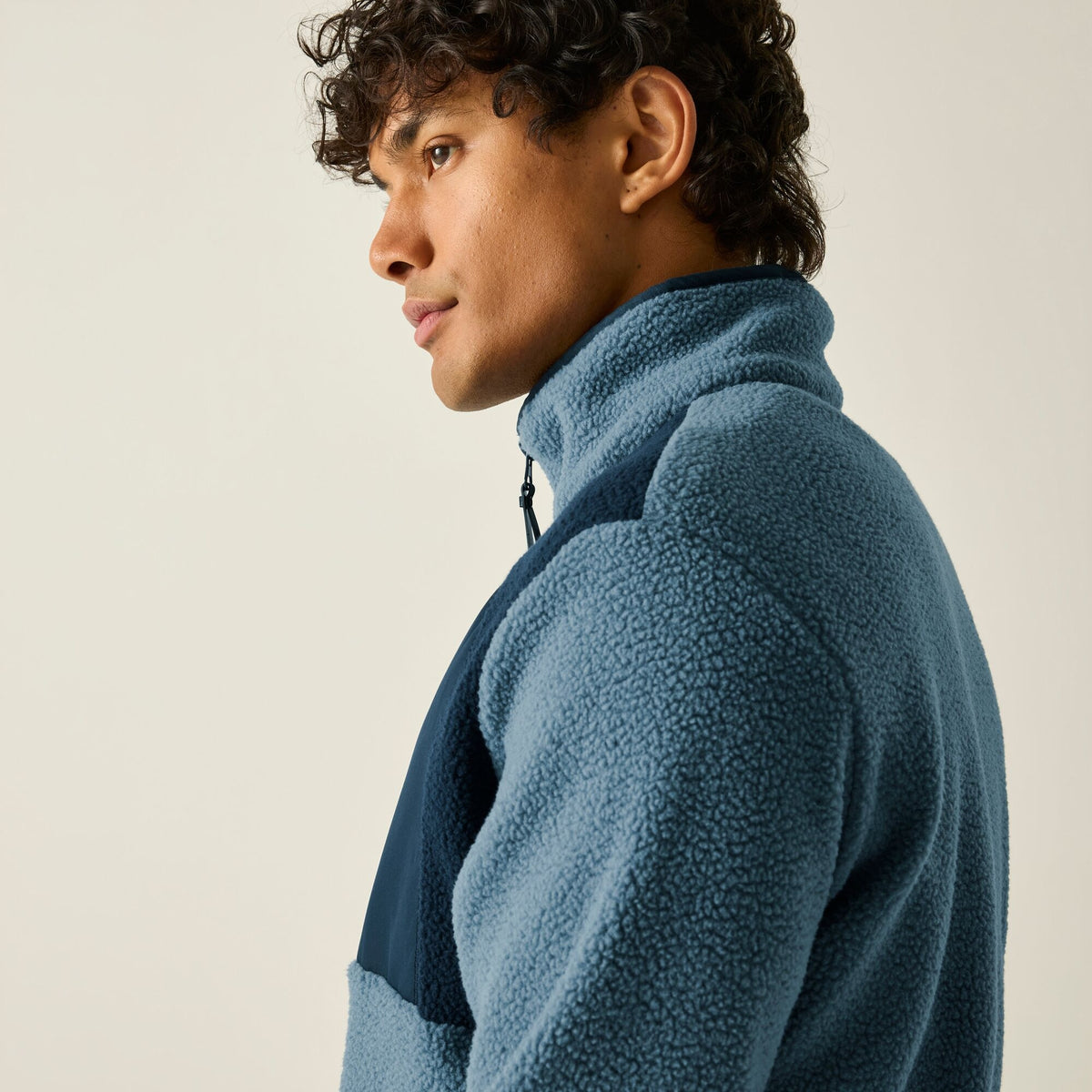 Grey Mirage-Navy - Close up - Regatta Mens Frankie Colour Block Borg Fleece Jacket