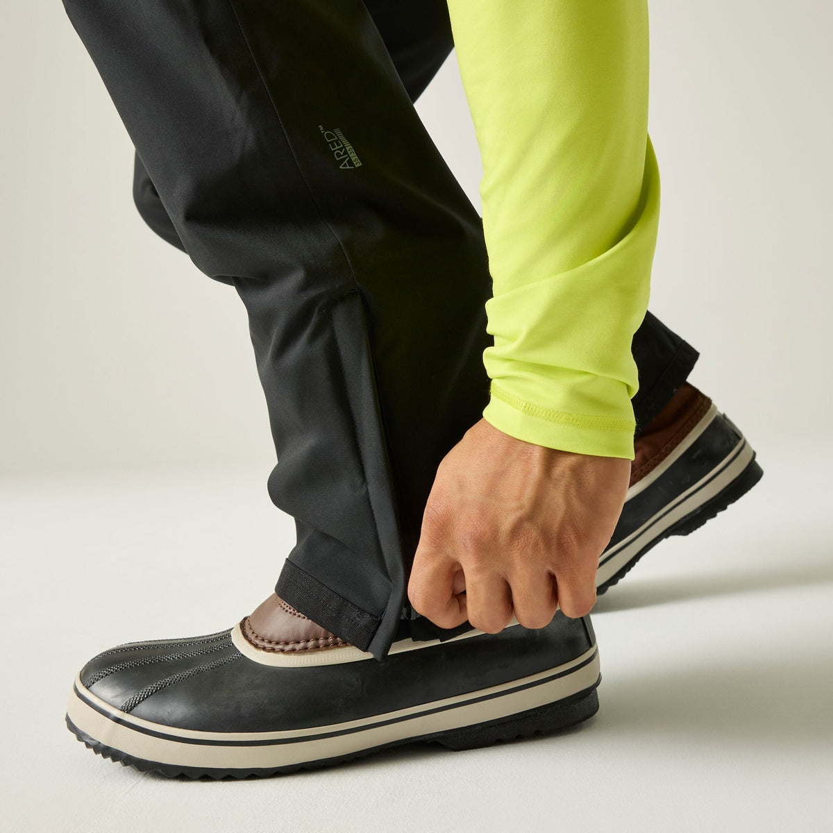 Black - Close up - Dare 2B Mens Achieve III Ski Trousers