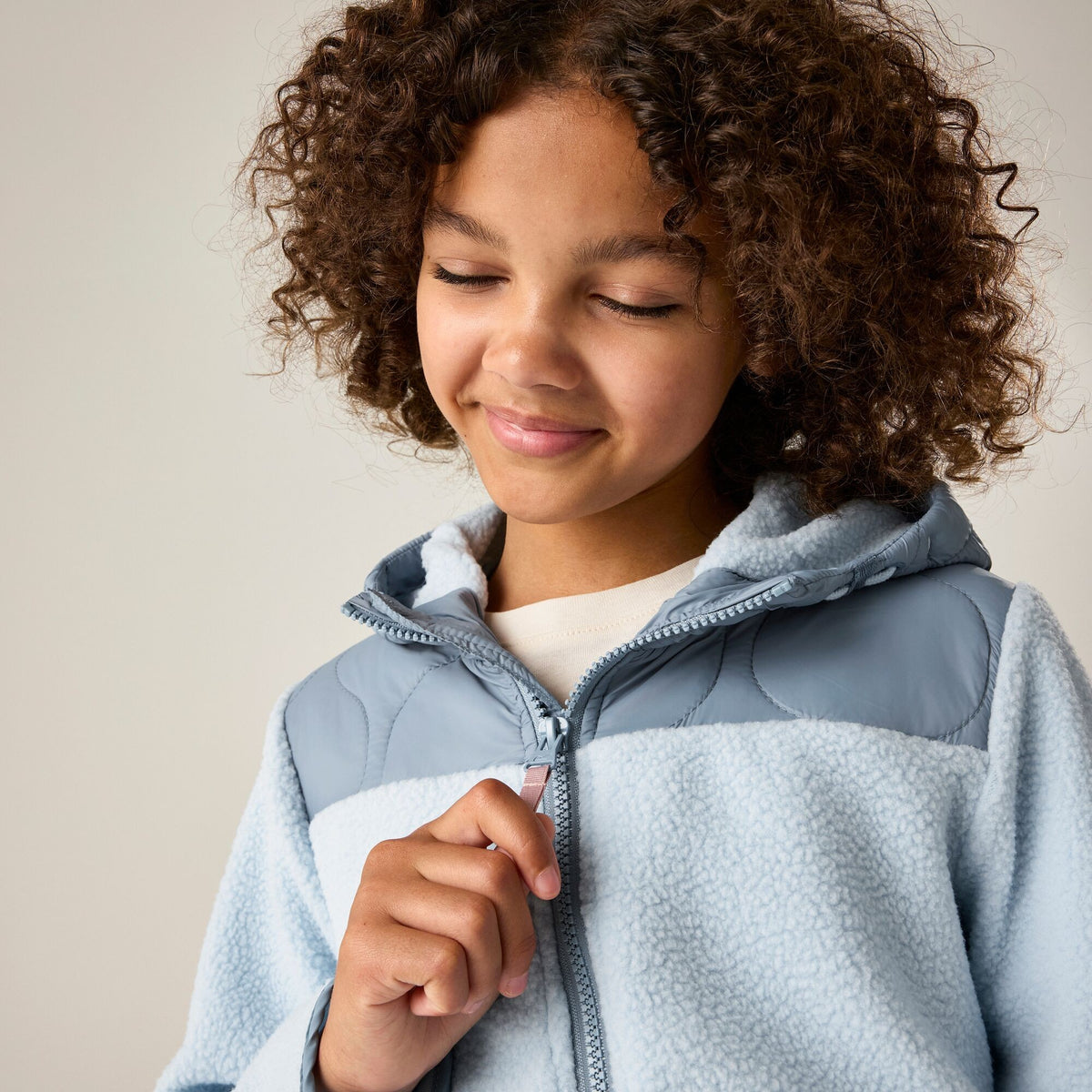 Dusky Blue-Skyway - Close up - Regatta Childrens-Kids Myla Hybrid Jacket