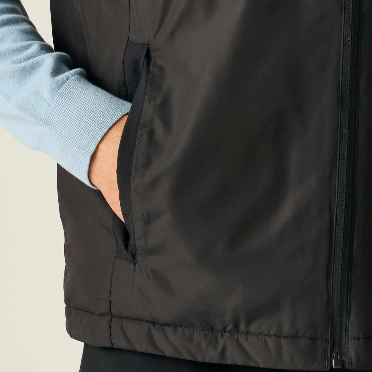 Black - Lifestyle - Regatta Unisex Adult Recycle.Me Body Warmer