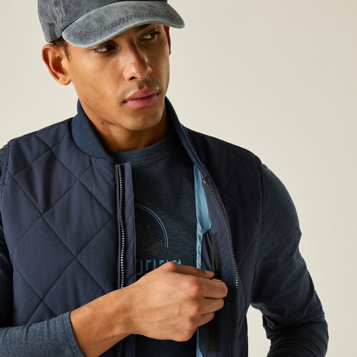 Navy - Pack Shot - Regatta Mens Harvin Diamond Quilt Body Warmer