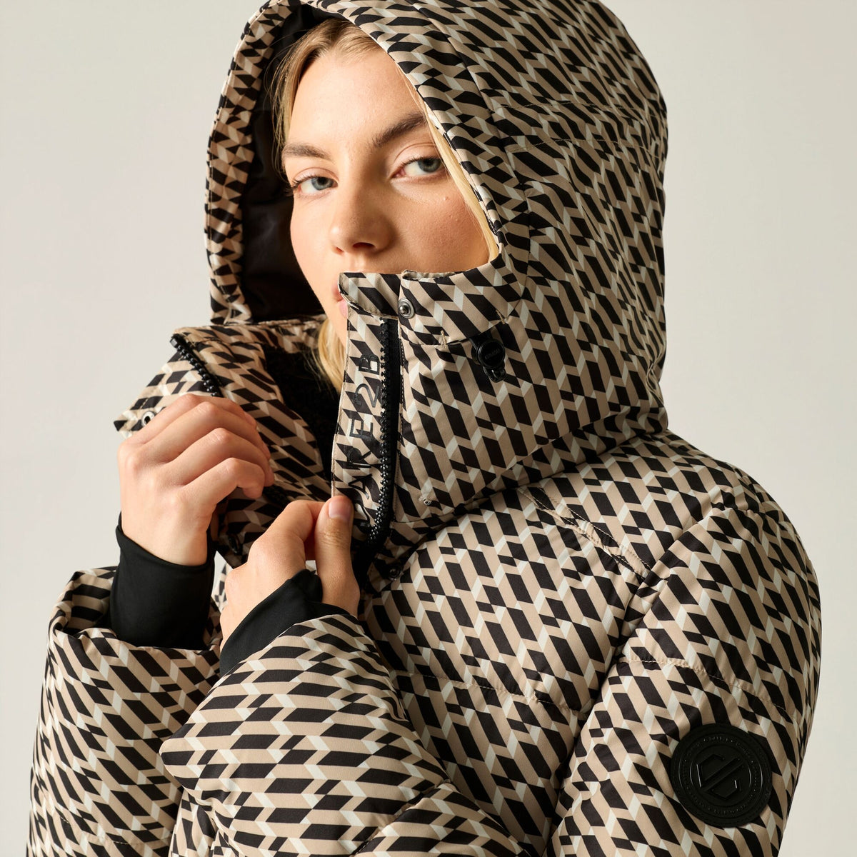 White Pepper - Close up - Dare 2B Womens-Ladies Allure Geometric Ski Jacket