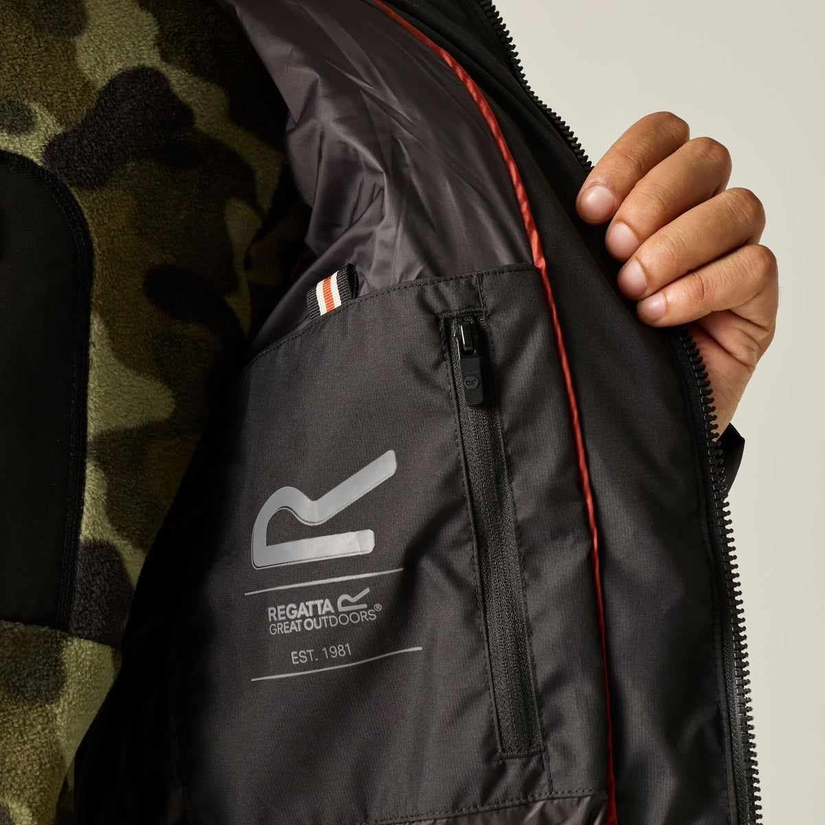 Black - Lifestyle - Regatta Mens Layska Padded Jacket