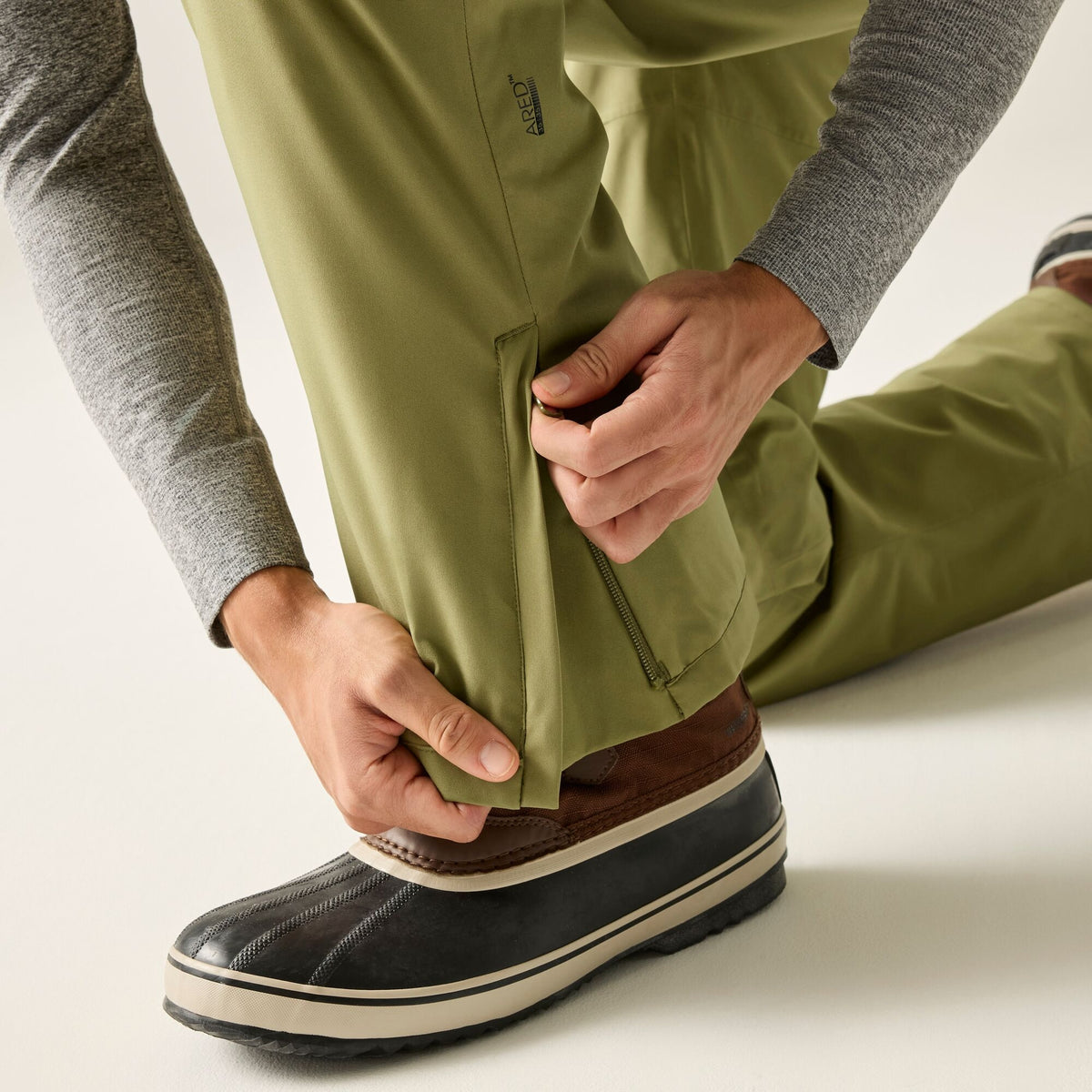 Martini Olive - Close up - Dare 2B Mens Baseplate III Ski Trousers