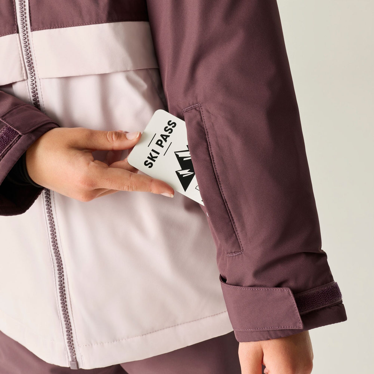 Huckleberry-Pink Haze - Close up - Dare 2B Childrens-Kids Wing It Ski Jacket