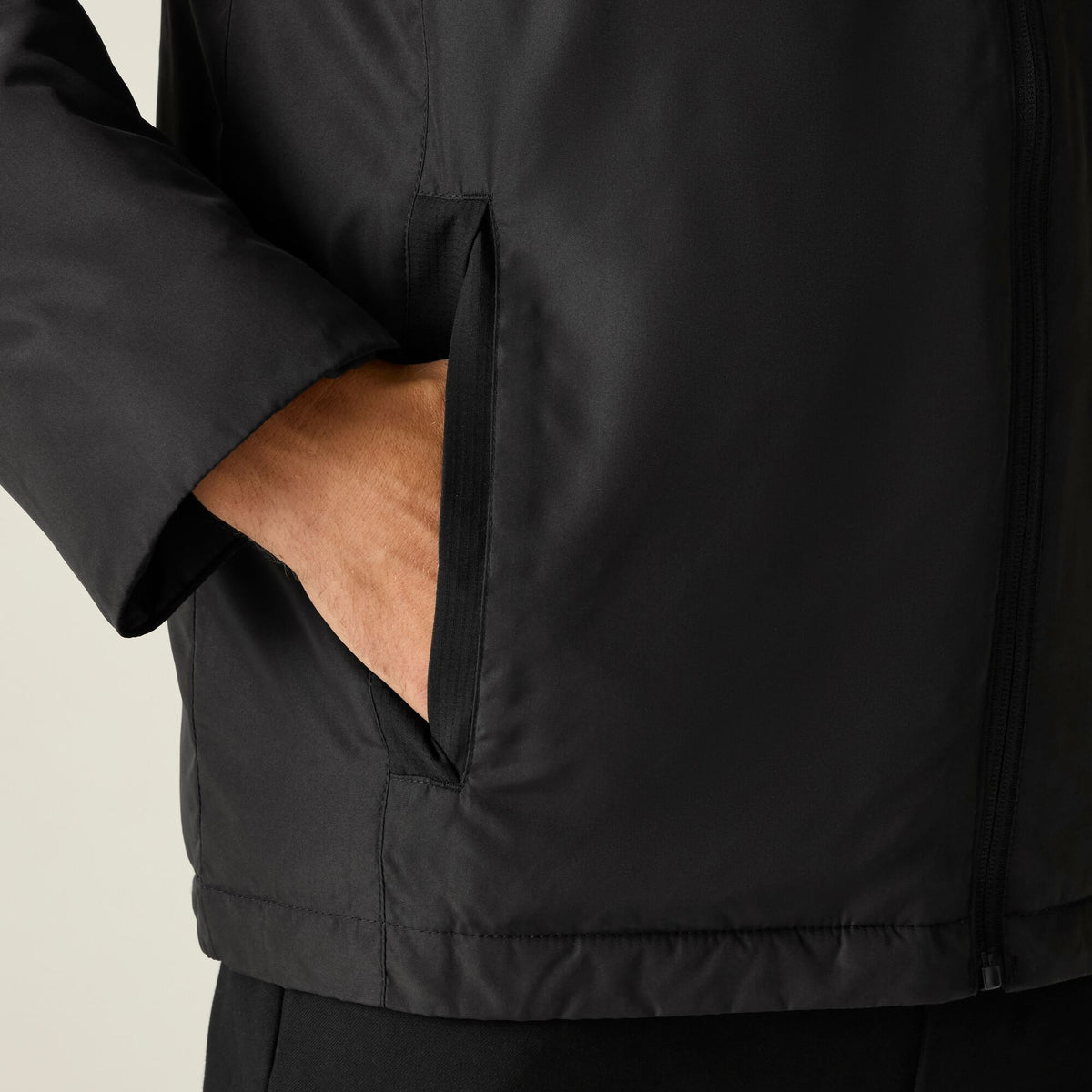 Black - Close up - Regatta Professional Unisex Adult Thermal Jacket