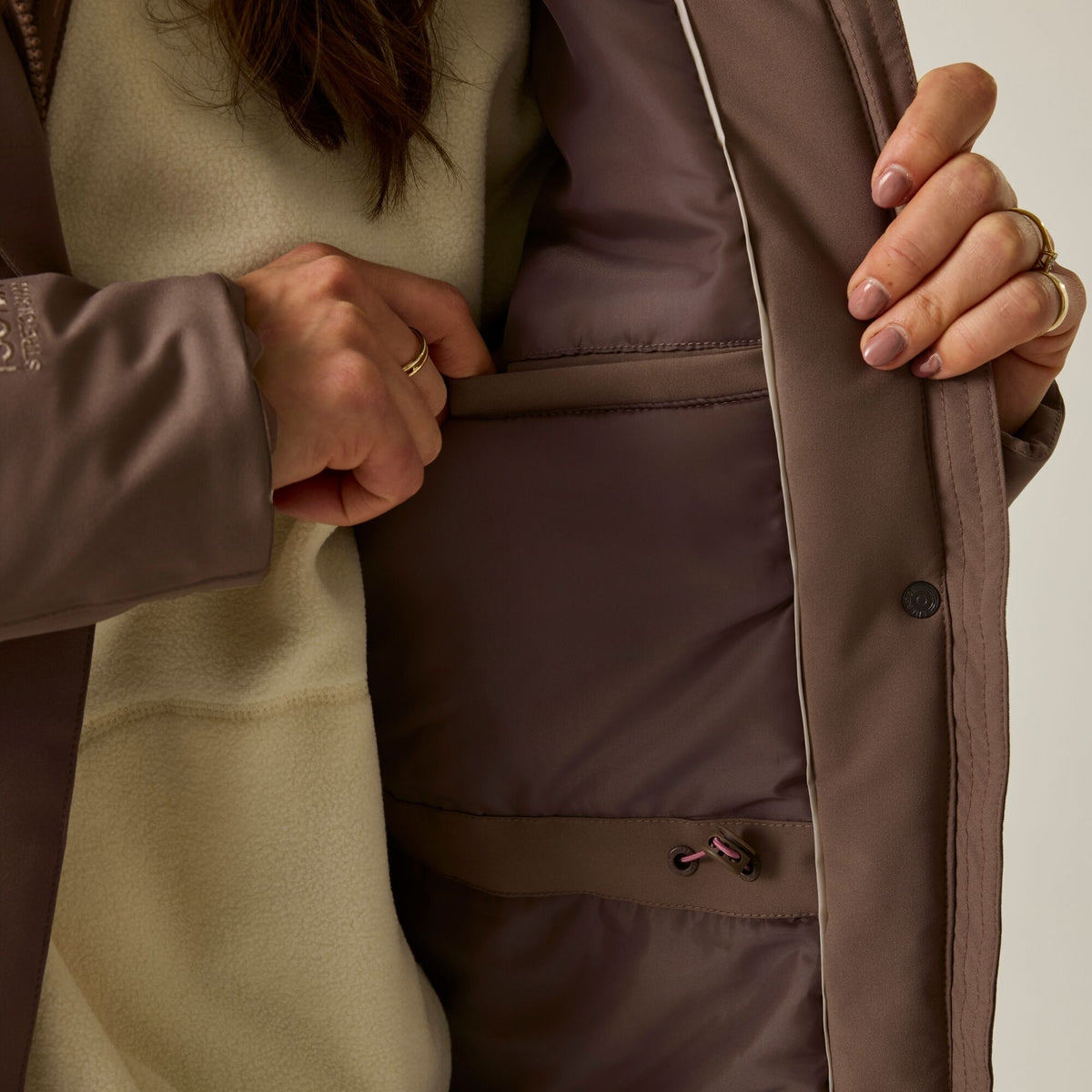 Mocha-Light Vanilla - Close up - Regatta Womens-Ladies Waterproof Insulated Jacket