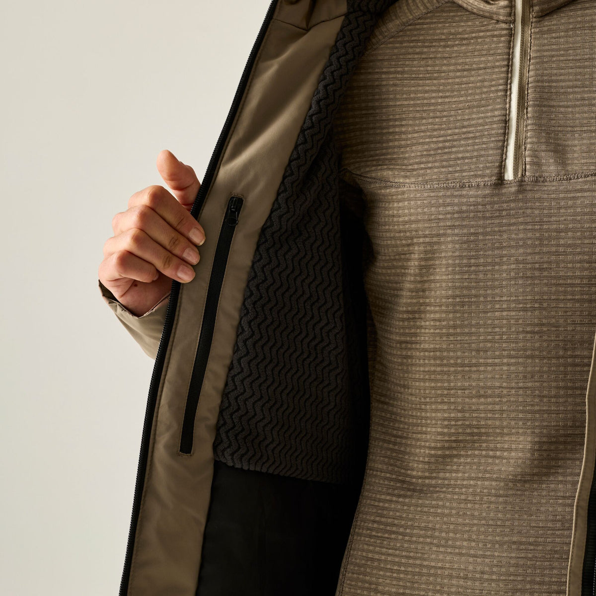 Mocha - Close up - Regatta Womens-Ladies Mabrie Insulated Waterproof Jacket