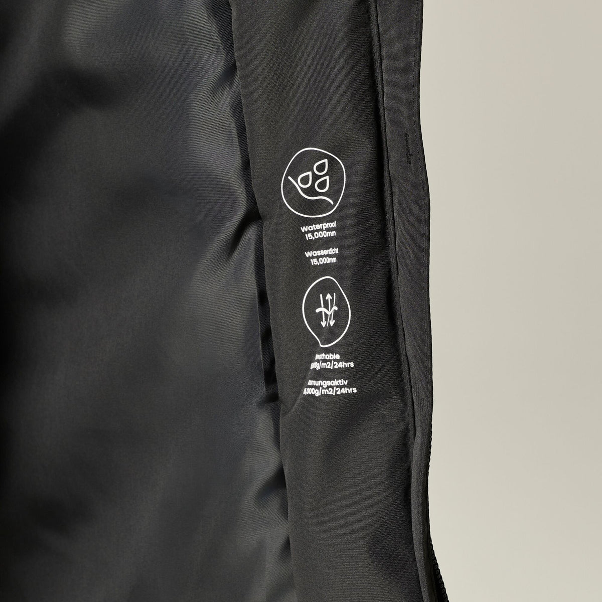 Black - Close up - Regatta Womens-Ladies Mabrie Insulated Waterproof Jacket
