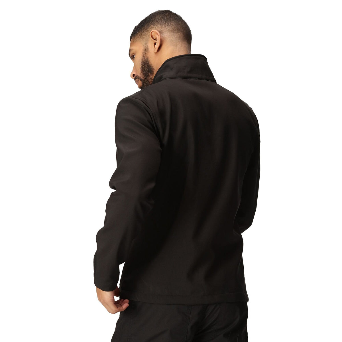 Black - Lifestyle - Regatta Professional Mens Soft Shell Jacket