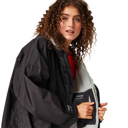 Ivy Moss - Lifestyle - Regatta Unisex Adult Waterproof Fleece Lined Changing Robe