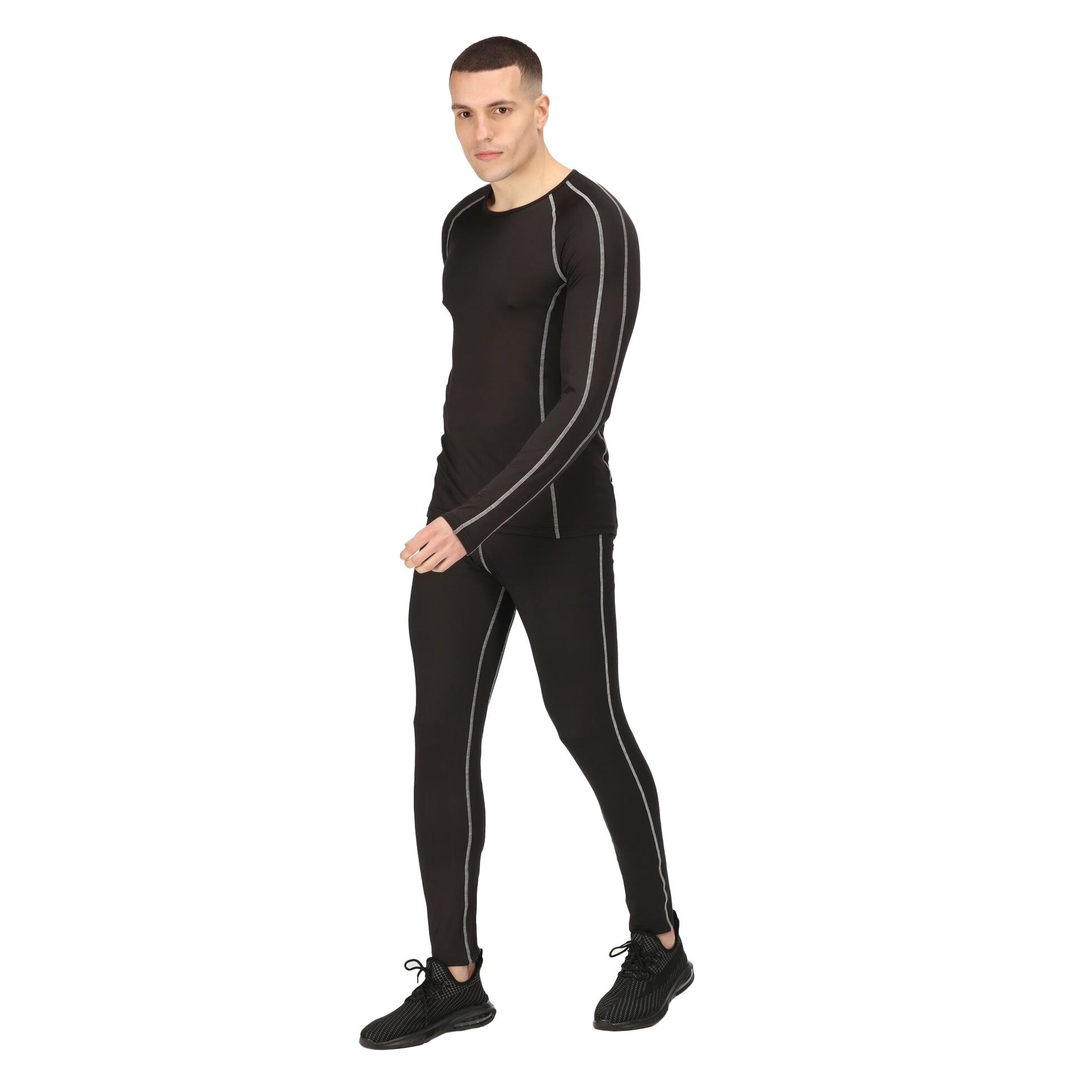 Black - Lifestyle - Regatta Professional Mens Long-Sleeved Base Layer Top