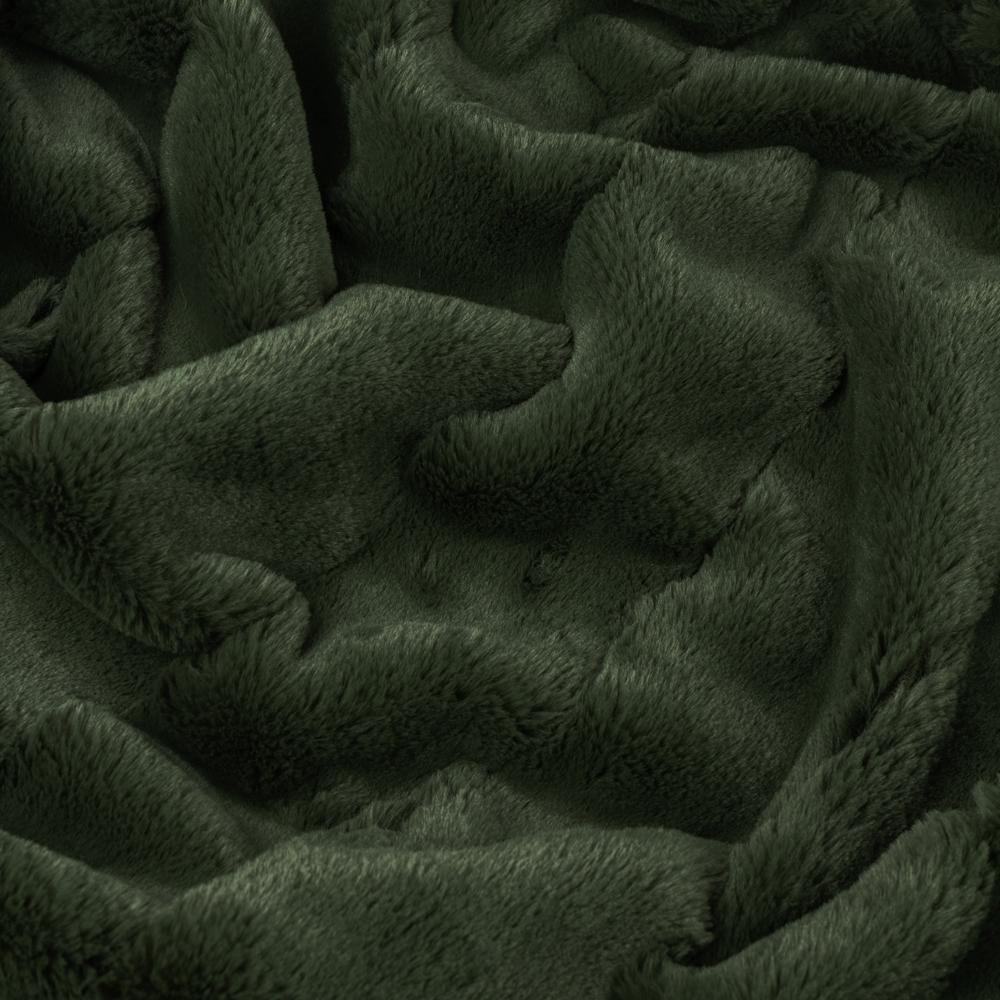 Pine - Close up - Riva Home Empress Faux Fur Throw