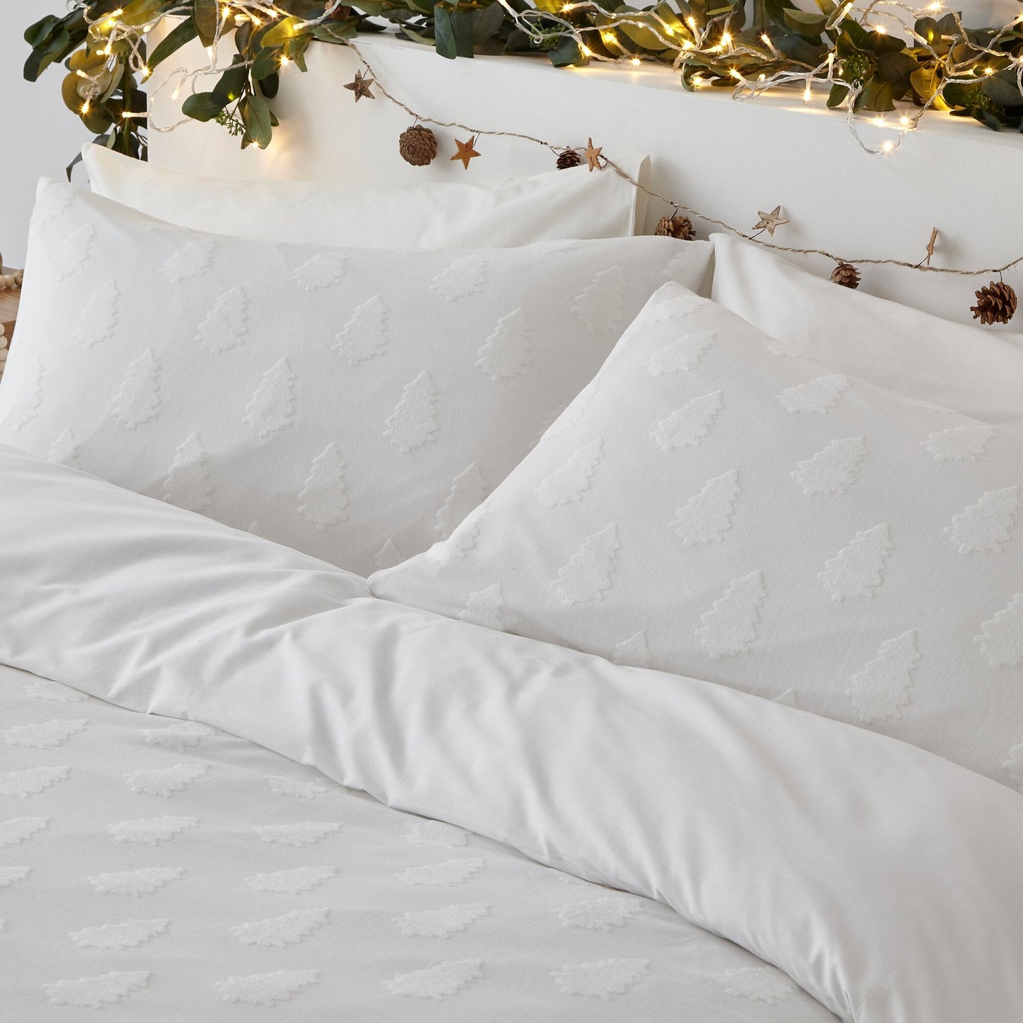Snow - Side - The Linen Yard Tufted Christmas Tree Duvet Cover Set