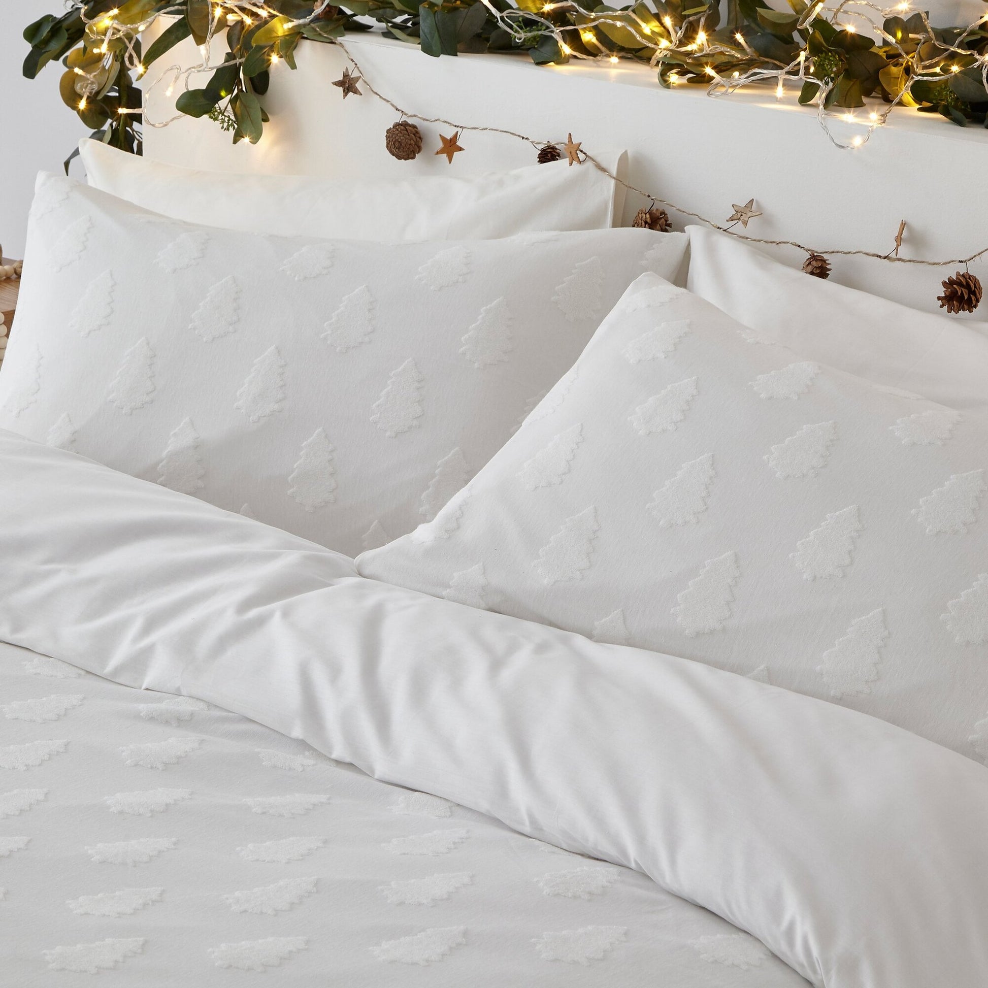 Snow - Side - The Linen Yard Tufted Christmas Tree Duvet Cover Set